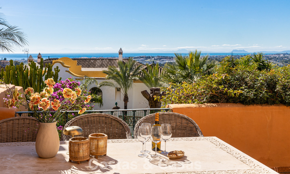 Volledig gerenoveerd appartement met panoramisch zeezicht te koop in de golfvallei van Nueva Andalucia, Marbella 806162