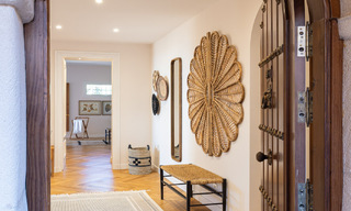 Volledig gerenoveerd appartement met panoramisch zeezicht te koop in de golfvallei van Nueva Andalucia, Marbella 806166 