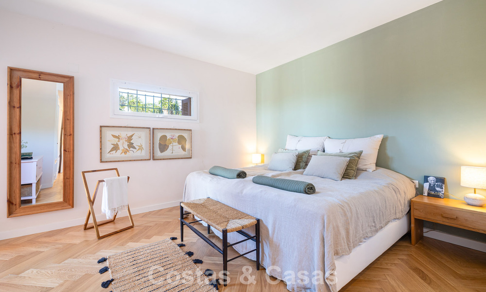 Volledig gerenoveerd appartement met panoramisch zeezicht te koop in de golfvallei van Nueva Andalucia, Marbella 806177