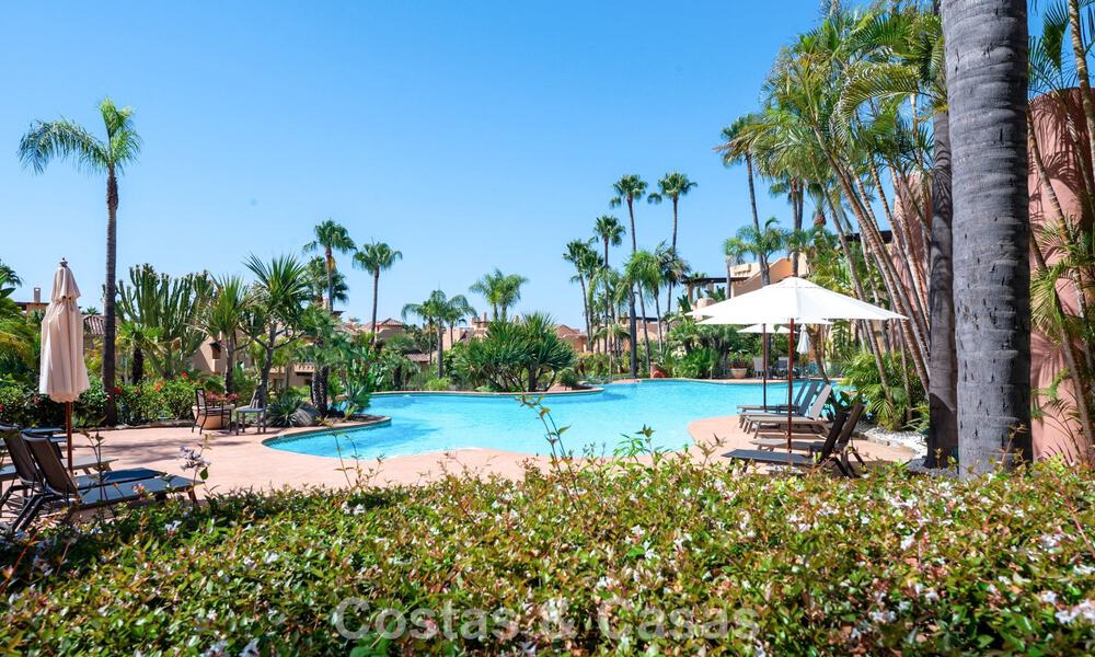 Exclusief gelijkvloers appartement met privétuin te koop op de Golden Mile van Marbella 806190