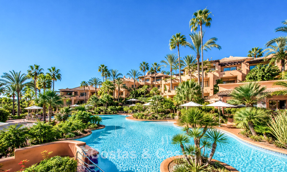 Exclusief gelijkvloers appartement met privétuin te koop op de Golden Mile van Marbella 806193