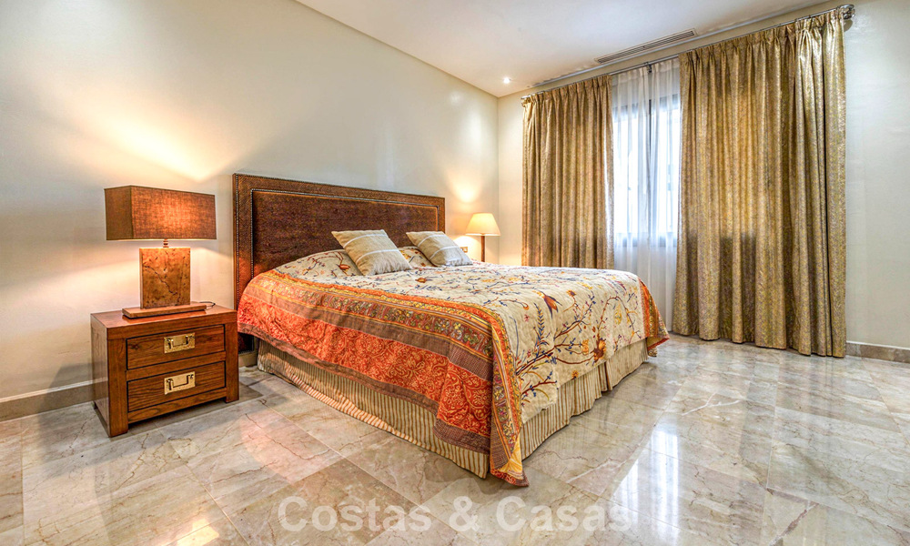Exclusief gelijkvloers appartement met privétuin te koop op de Golden Mile van Marbella 806219