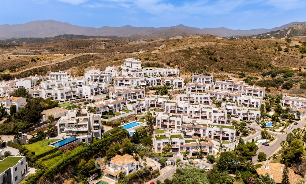 Instapklaar, ruim appartement te koop in een resort-achtig complex in Andalusische architectuur in Marbella - Benahavis 806245