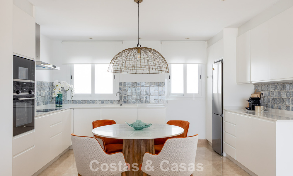 Instapklaar, ruim appartement te koop in een resort-achtig complex in Andalusische architectuur in Marbella - Benahavis 806262