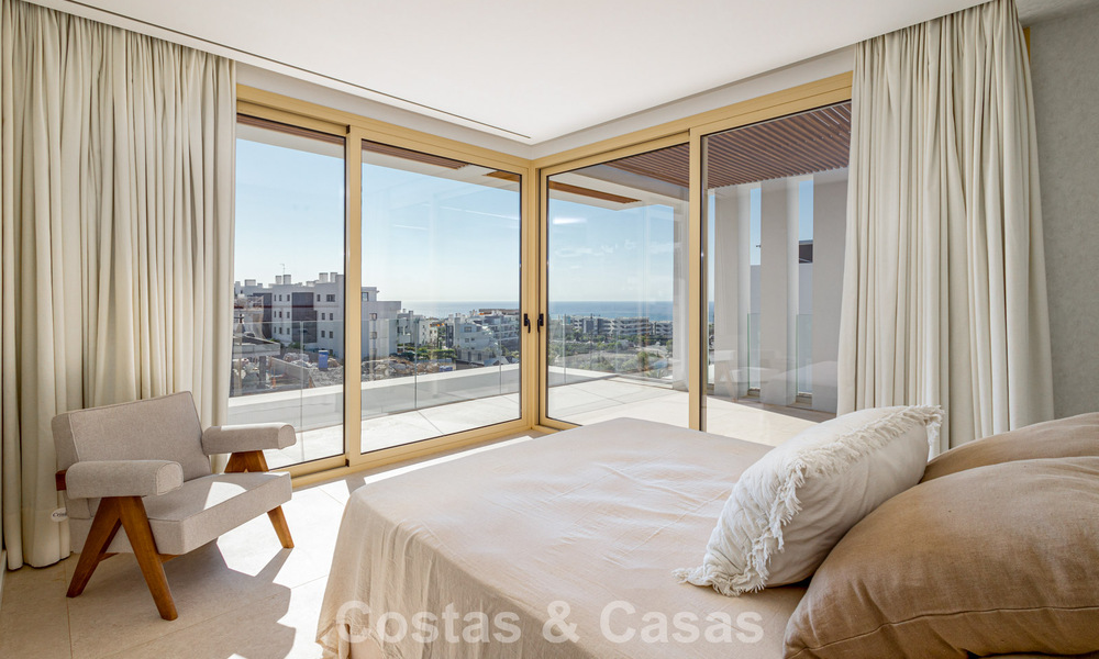 Moderne luxevilla met zeezicht te koop in El Higueron, Fuengirola - Costa del Sol 806270