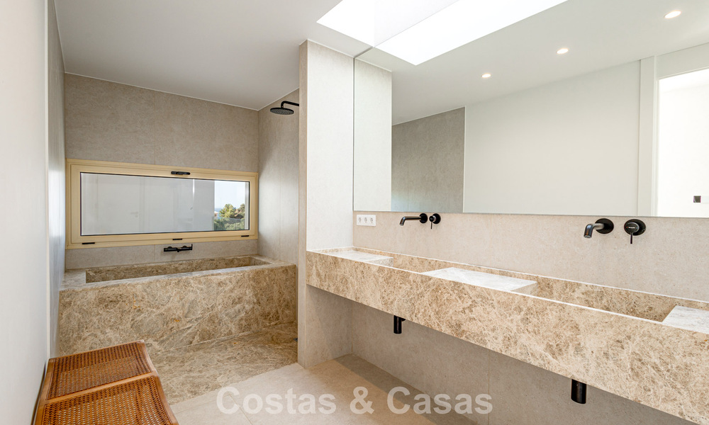 Moderne luxevilla met zeezicht te koop in El Higueron, Fuengirola - Costa del Sol 806271