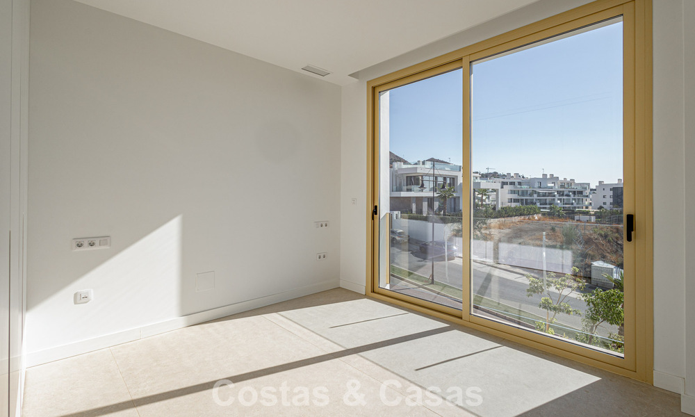 Moderne luxevilla met zeezicht te koop in El Higueron, Fuengirola - Costa del Sol 806291