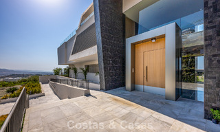 First-class apartment with panoramic sea views for sale in a gated boutique development in Marbella - Benahavís 806697 