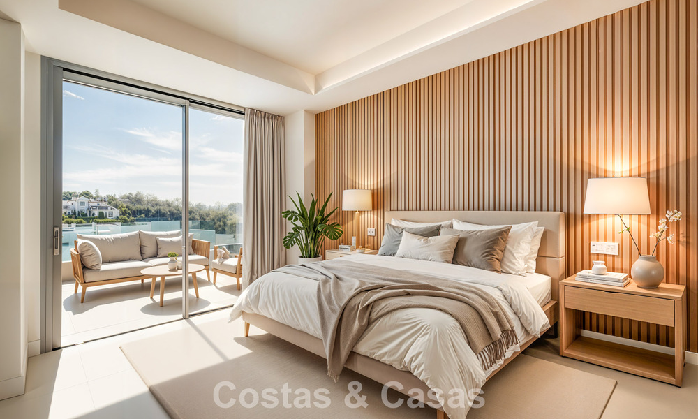 Gloednieuw, modern luxe duplex penthouse met zwembad en zeezicht te koop aan de golfbaan in Oost-Marbella 806386