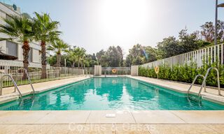 Modern penthouse met royaal solarium te koop op een steenworp afstand van het strand in Elviria, Oost-Marbella 806388 