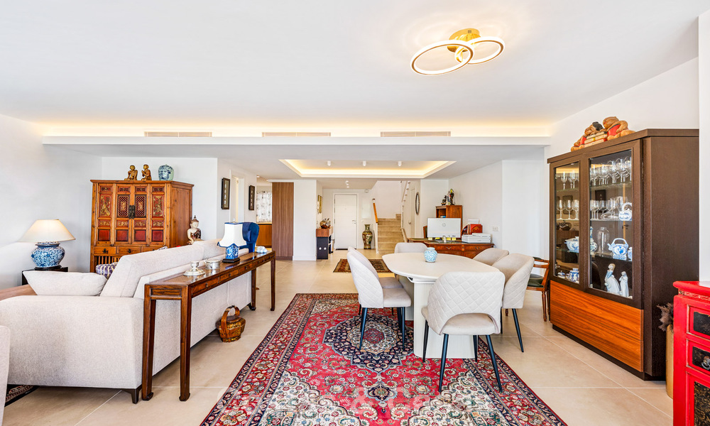 Luxueus duplex penthouse te koop direct aan de golfbaan, dicht bij alle voorzieningen in Guadalmina Alta en San Pedro, Marbella 806462