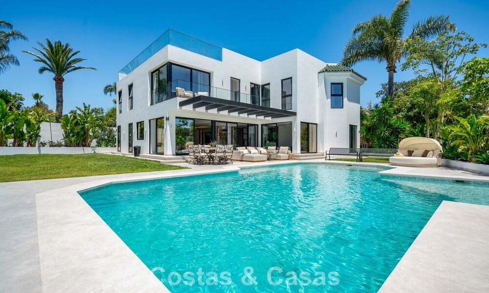 Gloenieuwe, moderne familievilla met zwembad te koop op de New Golden Mile tussen Marbella en Estepona 806610