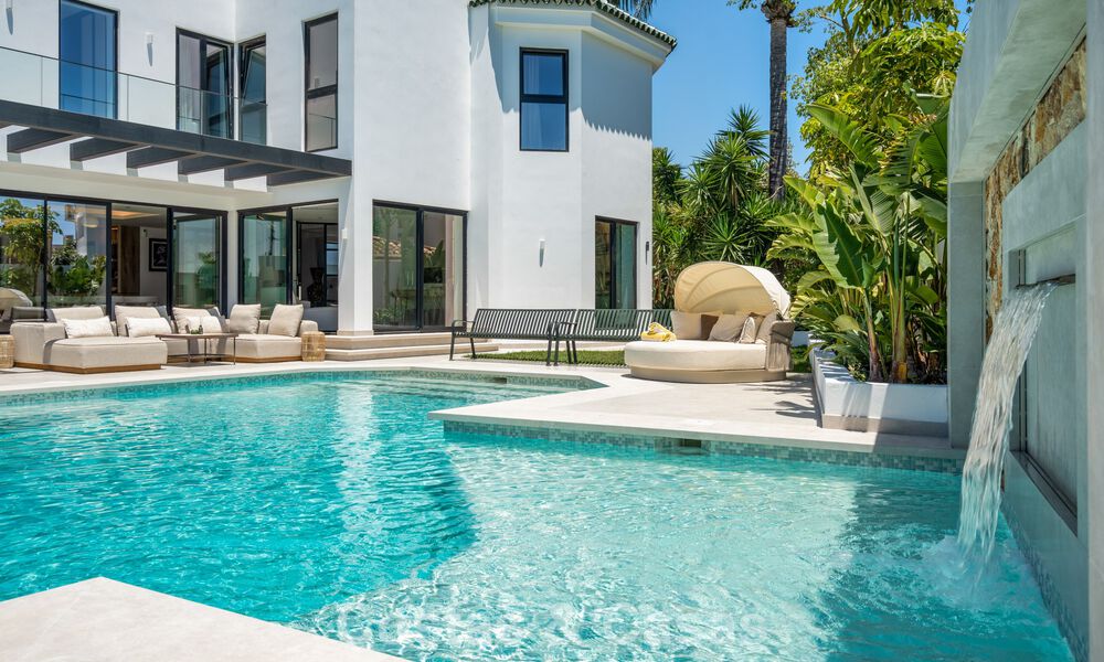 Gloenieuwe, moderne familievilla met zwembad te koop op de New Golden Mile tussen Marbella en Estepona 806611