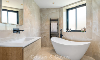 Gloenieuwe, moderne familievilla met zwembad te koop op de New Golden Mile tussen Marbella en Estepona 806617 