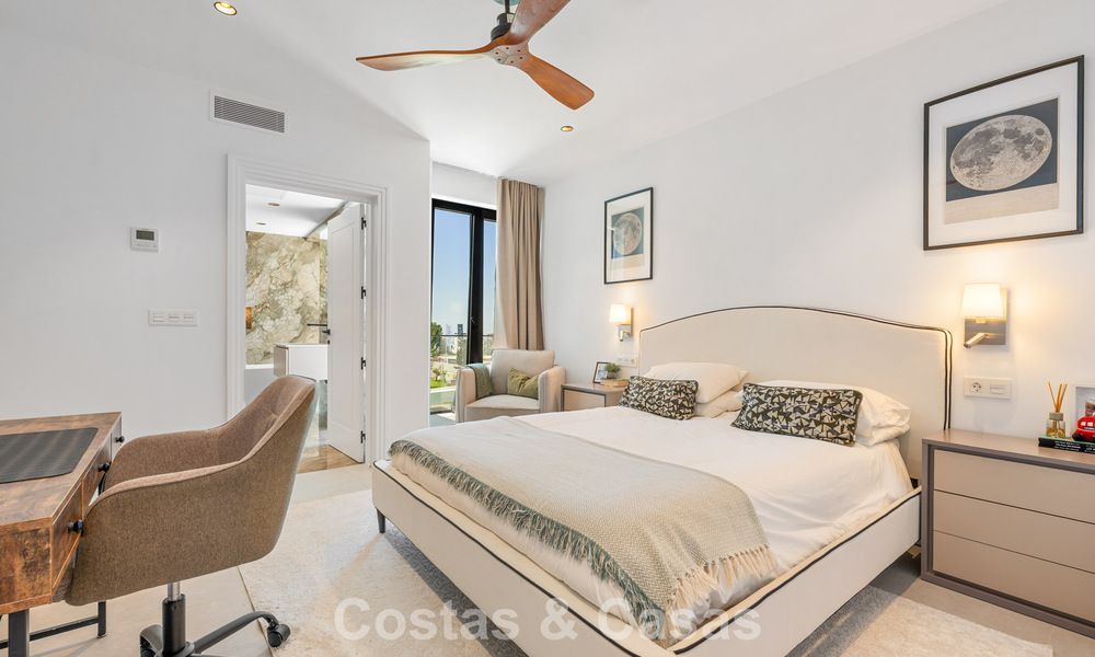Gloenieuwe, moderne familievilla met zwembad te koop op de New Golden Mile tussen Marbella en Estepona 806619