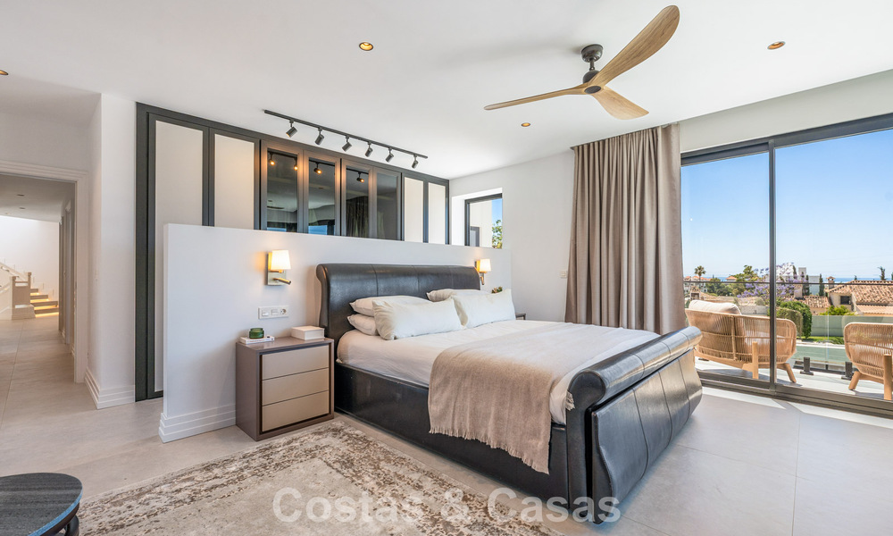 Gloenieuwe, moderne familievilla met zwembad te koop op de New Golden Mile tussen Marbella en Estepona 806625