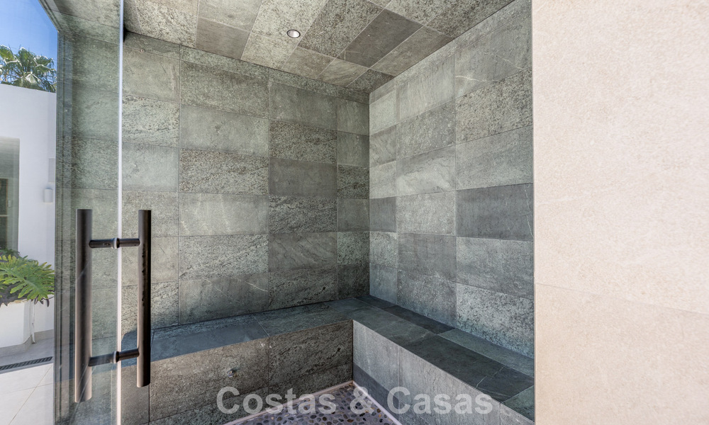 Gloenieuwe, moderne familievilla met zwembad te koop op de New Golden Mile tussen Marbella en Estepona 806630