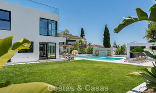 Gloenieuwe, moderne familievilla met zwembad te koop op de New Golden Mile tussen Marbella en Estepona 806636 