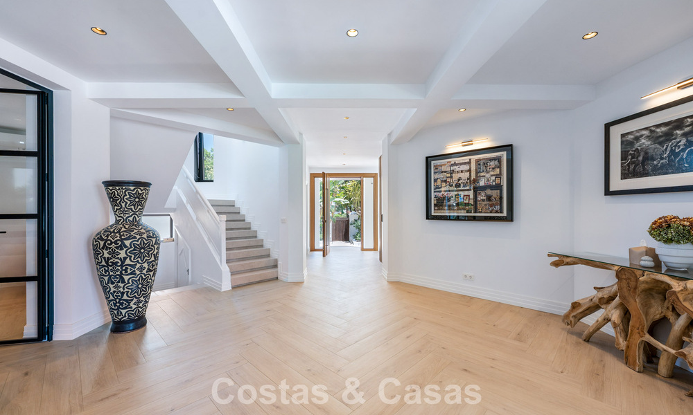 Gloenieuwe, moderne familievilla met zwembad te koop op de New Golden Mile tussen Marbella en Estepona 806645