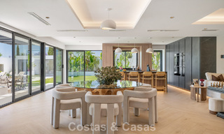 Gloenieuwe, moderne familievilla met zwembad te koop op de New Golden Mile tussen Marbella en Estepona 806646 