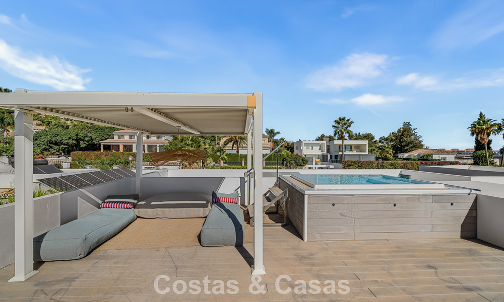 5-slaapkamer eigentijdse villa te koop direct aan de golfbaan in Nueva Andalucia, Marbella 806756