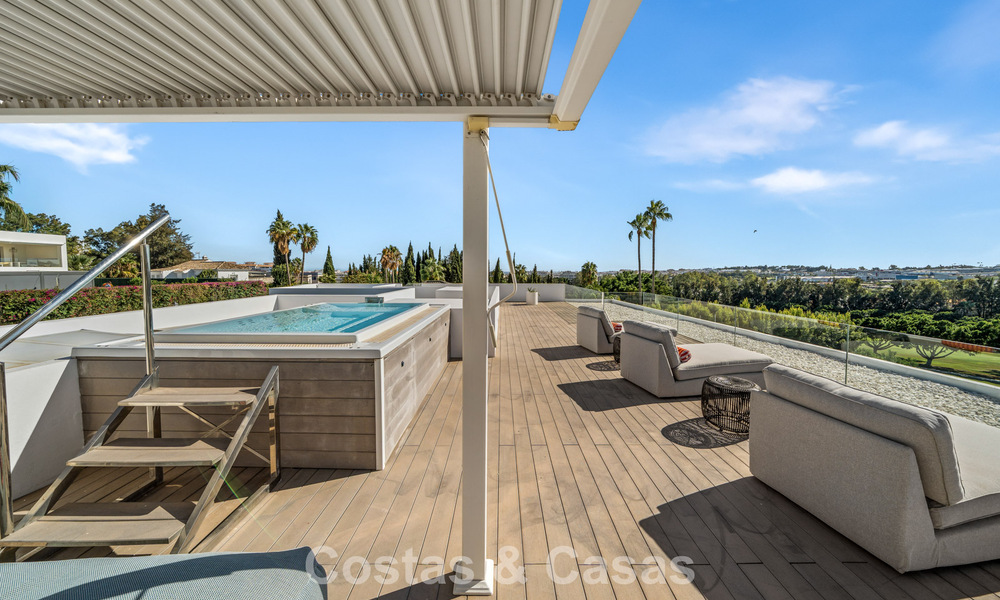 5-slaapkamer eigentijdse villa te koop direct aan de golfbaan in Nueva Andalucia, Marbella 806757