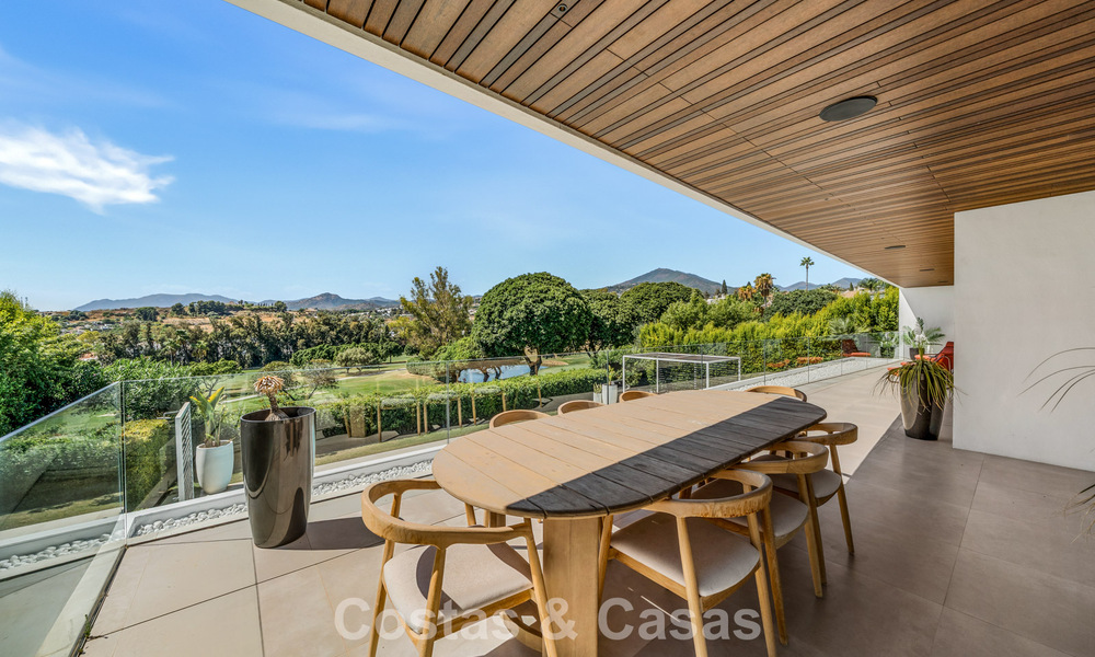 5-slaapkamer eigentijdse villa te koop direct aan de golfbaan in Nueva Andalucia, Marbella 806760