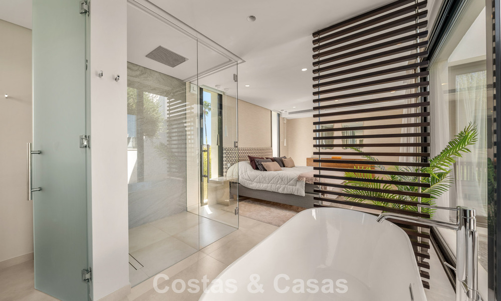 5-slaapkamer eigentijdse villa te koop direct aan de golfbaan in Nueva Andalucia, Marbella 806766