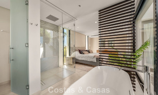 5-slaapkamer eigentijdse villa te koop direct aan de golfbaan in Nueva Andalucia, Marbella 806766 