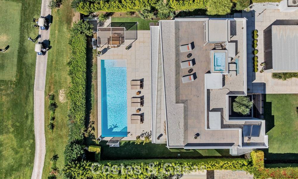 5-slaapkamer eigentijdse villa te koop direct aan de golfbaan in Nueva Andalucia, Marbella 806774