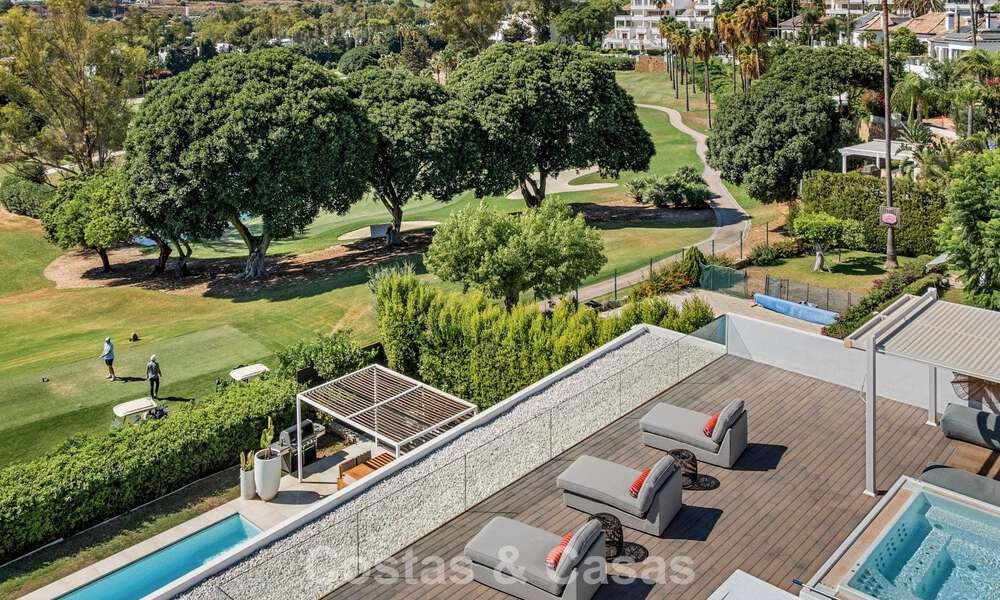 5-slaapkamer eigentijdse villa te koop direct aan de golfbaan in Nueva Andalucia, Marbella 806775