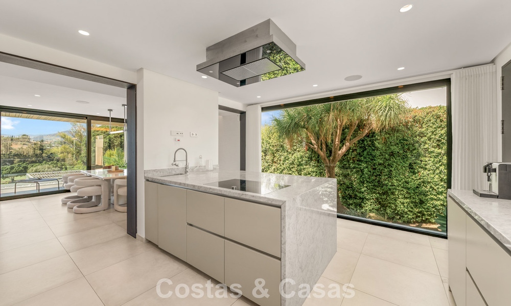 5-slaapkamer eigentijdse villa te koop direct aan de golfbaan in Nueva Andalucia, Marbella 806782