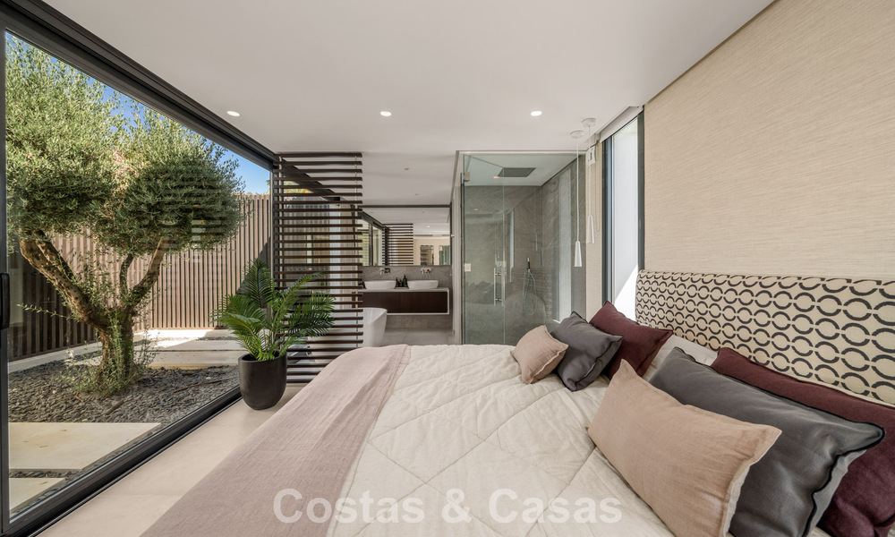 5-slaapkamer eigentijdse villa te koop direct aan de golfbaan in Nueva Andalucia, Marbella 806784