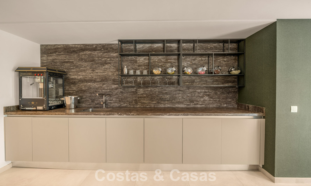 5-slaapkamer eigentijdse villa te koop direct aan de golfbaan in Nueva Andalucia, Marbella 806788