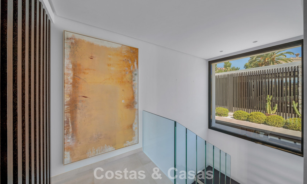 5-slaapkamer eigentijdse villa te koop direct aan de golfbaan in Nueva Andalucia, Marbella 806797