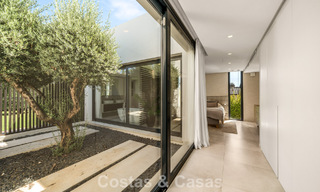 5-slaapkamer eigentijdse villa te koop direct aan de golfbaan in Nueva Andalucia, Marbella 806812 