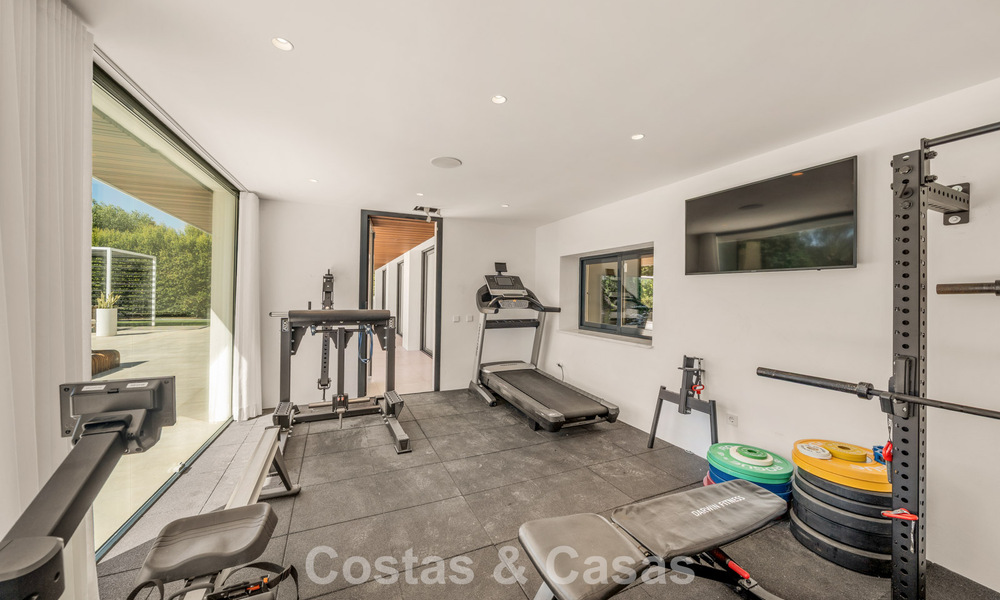 5-slaapkamer eigentijdse villa te koop direct aan de golfbaan in Nueva Andalucia, Marbella 806818