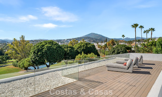 5-slaapkamer eigentijdse villa te koop direct aan de golfbaan in Nueva Andalucia, Marbella 806822 