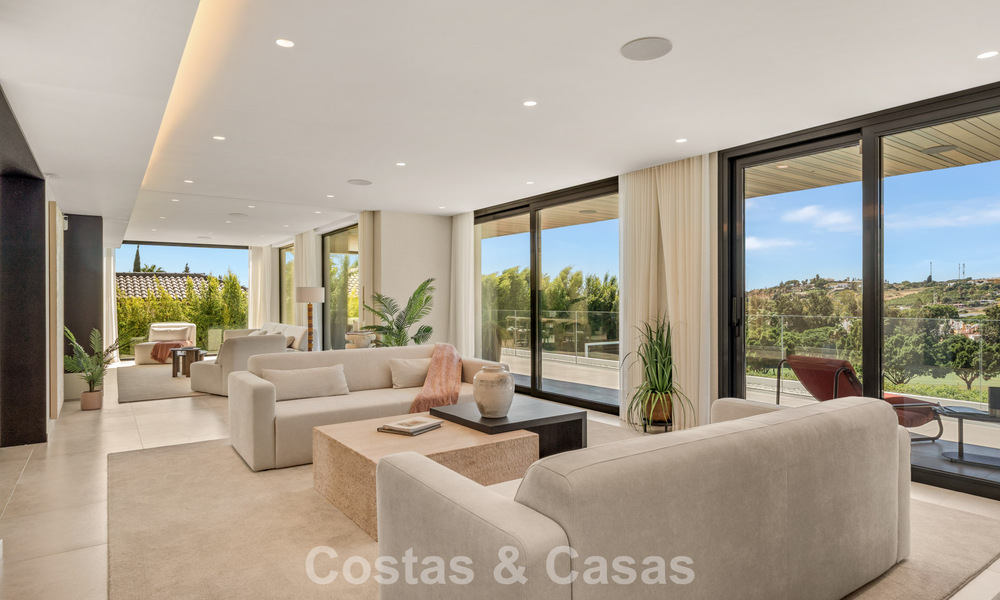 5-slaapkamer eigentijdse villa te koop direct aan de golfbaan in Nueva Andalucia, Marbella 806826