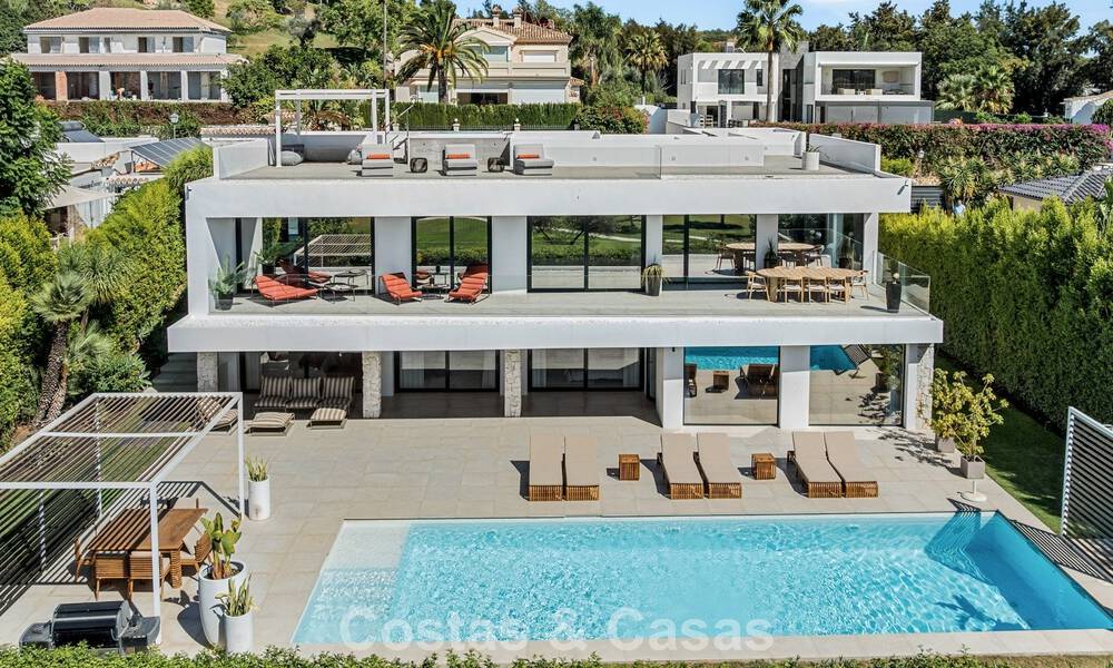 5-slaapkamer eigentijdse villa te koop direct aan de golfbaan in Nueva Andalucia, Marbella 806833