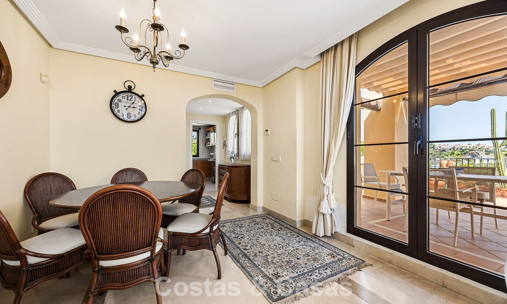 Lichtrijk hoekpenthouse met 360° uitzicht in het golfresort Los Arqueros in Marbella - Benahavis 806850