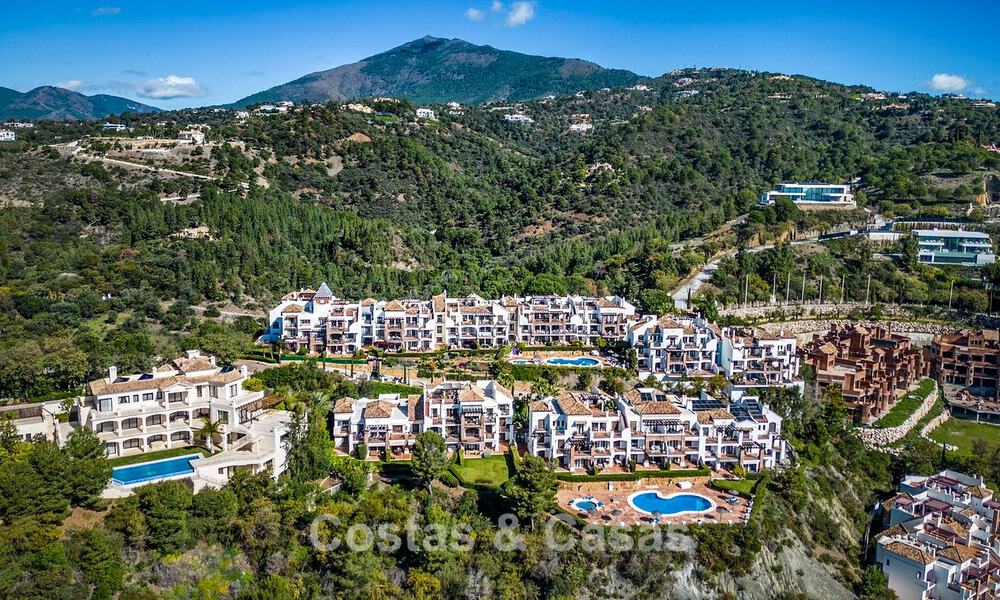 Lichtrijk hoekpenthouse met 360° uitzicht in het golfresort Los Arqueros in Marbella - Benahavis 806860