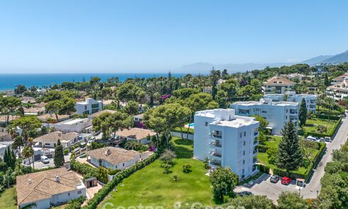 Instapklaar, eigentijds gerenoveerd luxe penthouse te koop op loopafstand van het strand in Los Monteros, Oost-Marbella 806554