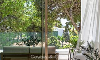 Instapklaar, eigentijds gerenoveerd luxe penthouse te koop op loopafstand van het strand in Los Monteros, Oost-Marbella 806557 
