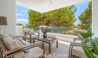 Instapklaar, eigentijds gerenoveerd luxe penthouse te koop op loopafstand van het strand in Los Monteros, Oost-Marbella 806561 