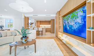 Instapklaar, eigentijds gerenoveerd luxe penthouse te koop op loopafstand van het strand in Los Monteros, Oost-Marbella 806566 