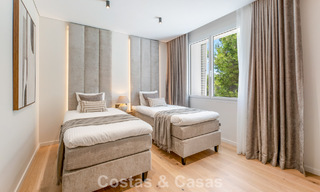Instapklaar, eigentijds gerenoveerd luxe penthouse te koop op loopafstand van het strand in Los Monteros, Oost-Marbella 806579 