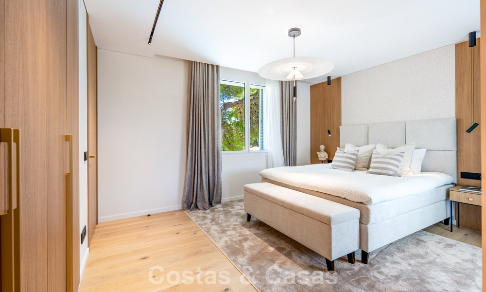Instapklaar, eigentijds gerenoveerd luxe penthouse te koop op loopafstand van het strand in Los Monteros, Oost-Marbella 806593
