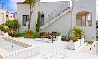 Instapklare, schakelwoningen met Mediterrane bouwstijl te koop direct aan de golfbaan in Estepona 806868 