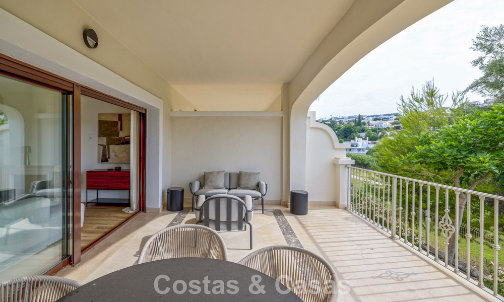 Instapklare, schakelwoningen met Mediterrane bouwstijl te koop direct aan de golfbaan in Estepona 806882